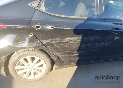 2014 Hyundai Elantra Se z USA, uszkodzony, nr VIN 5NPDH4AE2EH541489